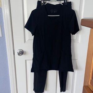 Adar Black Scrub Set 🖤 Size S | Super Stretchy & Flattering Fit